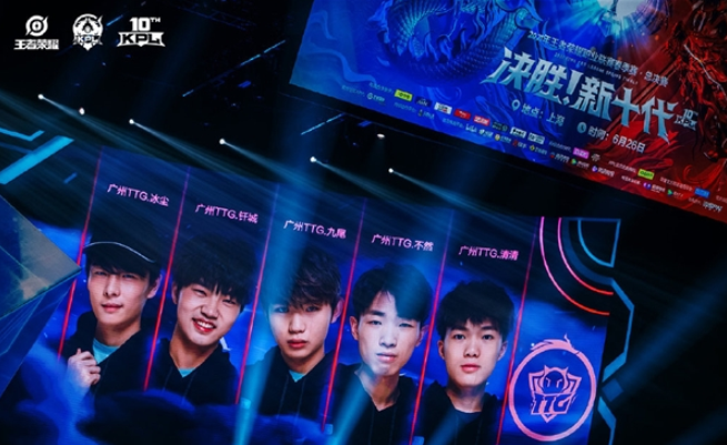 铮铮的后防 铮铮的后防