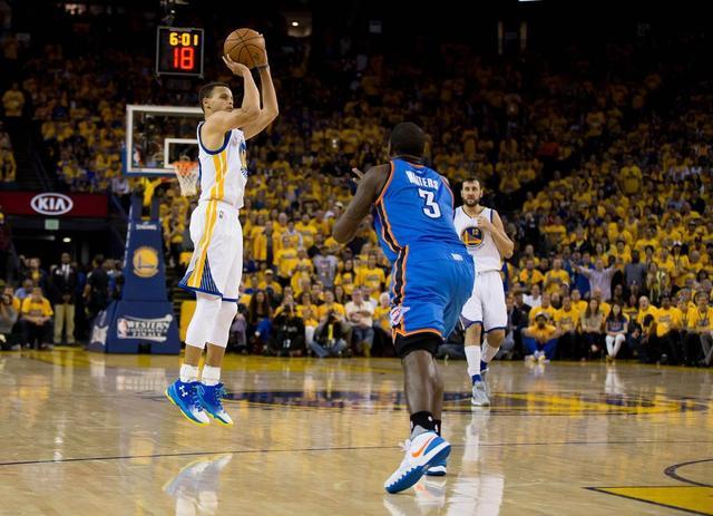 万名观众 万名观众