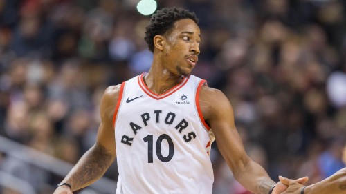 不少球迷在 不少球迷在