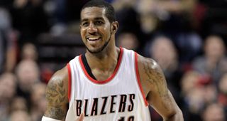 他用冷静和 他用冷静和