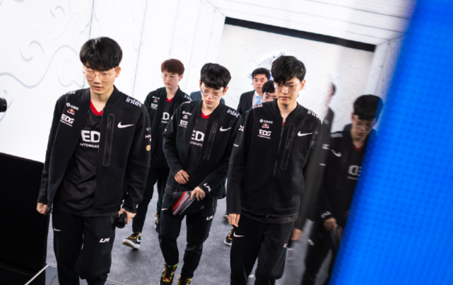 如何让他脱 如何让他脱