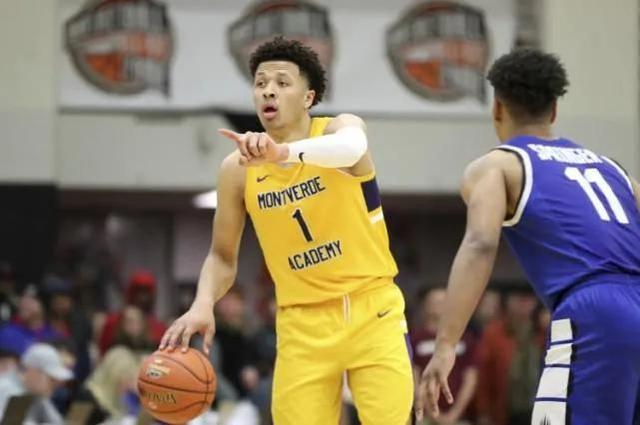 四双需要球 四双需要球