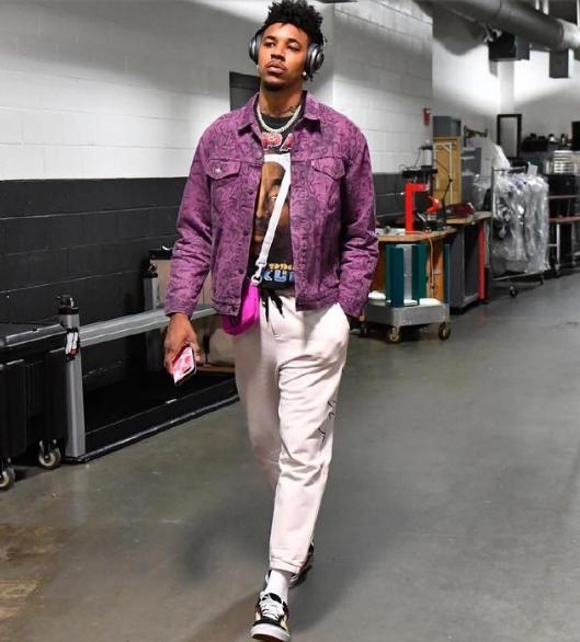 在开赛前默 在开赛前默